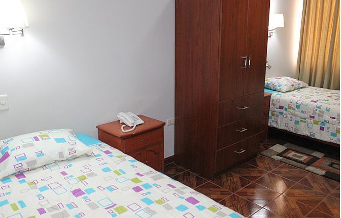 Hostal Residencial Lino Huaraz  Buitenkant foto